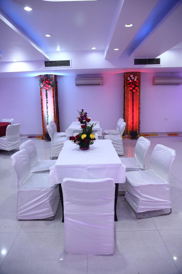 Hotel Elite Ghaziabad Esterno foto